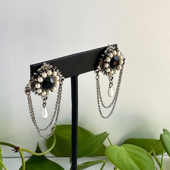 Vintage Pearl and Black Glass Pierced Dangle Earrings - Picture 4 of 7